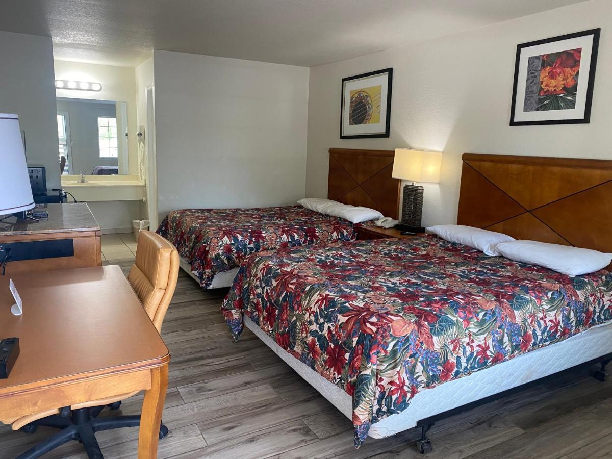 Cedar Creek Inn Bertram Extérieur photo