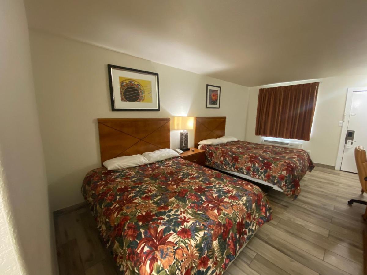 Cedar Creek Inn Bertram Extérieur photo