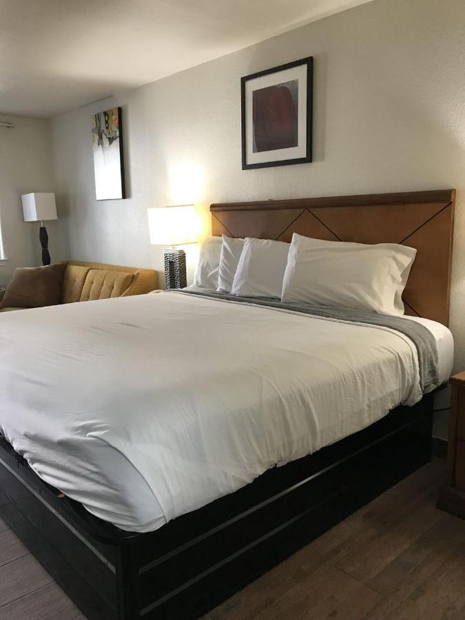 Cedar Creek Inn Bertram Extérieur photo