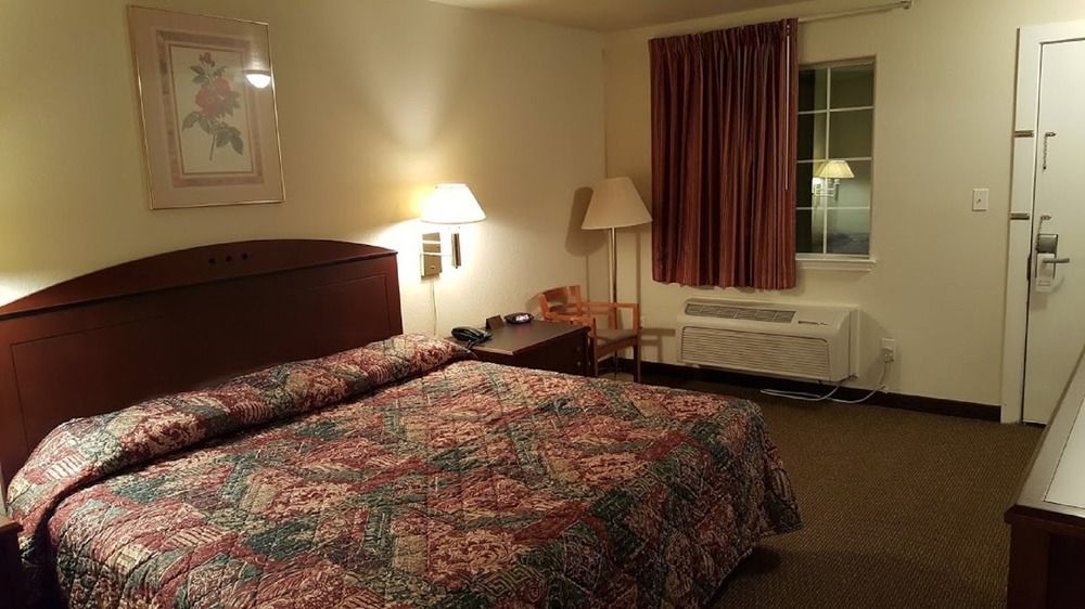 Cedar Creek Inn Bertram Extérieur photo